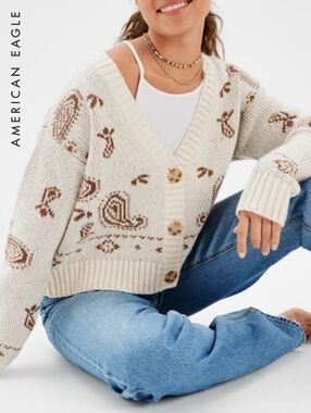Sz M American Eagle Cropped Bandana Print V-Neck Cream Cardigan